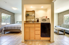 Clear Lake Getaway with Pool Access, Near Beaches!